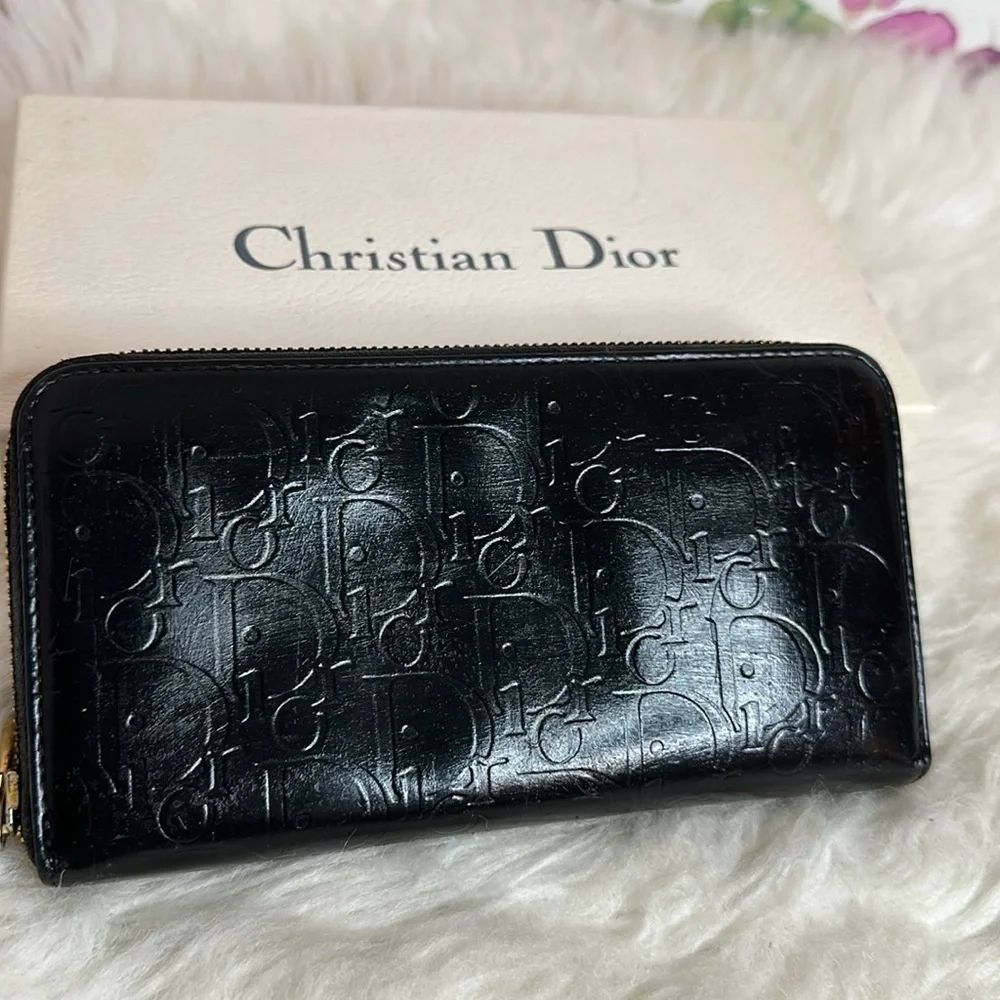 💯Authentic Dior Black Embossed Wallet🍀